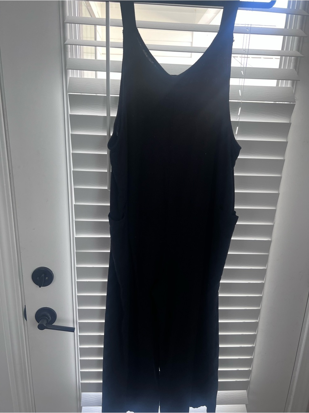 Black Women’s Sleeveless V-Neck jumper